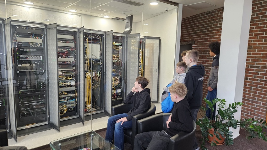 26 04 13 exkurze merit 03